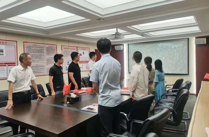 南昌市政建設(shè)集團(tuán)組織觀(guān)看“七一勛章”頒授儀式691.jpg