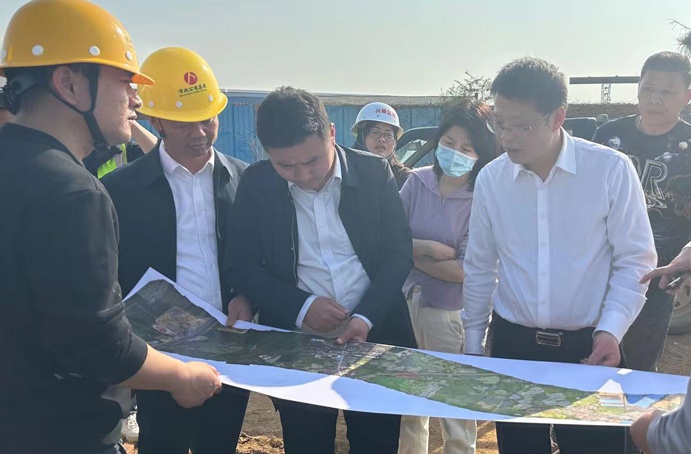 市政公用集團劉順保到朱橋東路項目、昌東三路項目、秦坊安置房項目調研