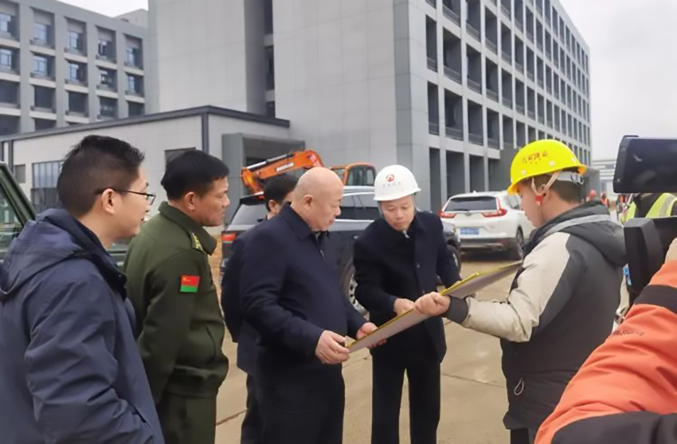 新建區(qū)人大常委會黨組書記、主任錢和平來到市政綠色建材科技產(chǎn)業(yè)園項(xiàng)目調(diào)研