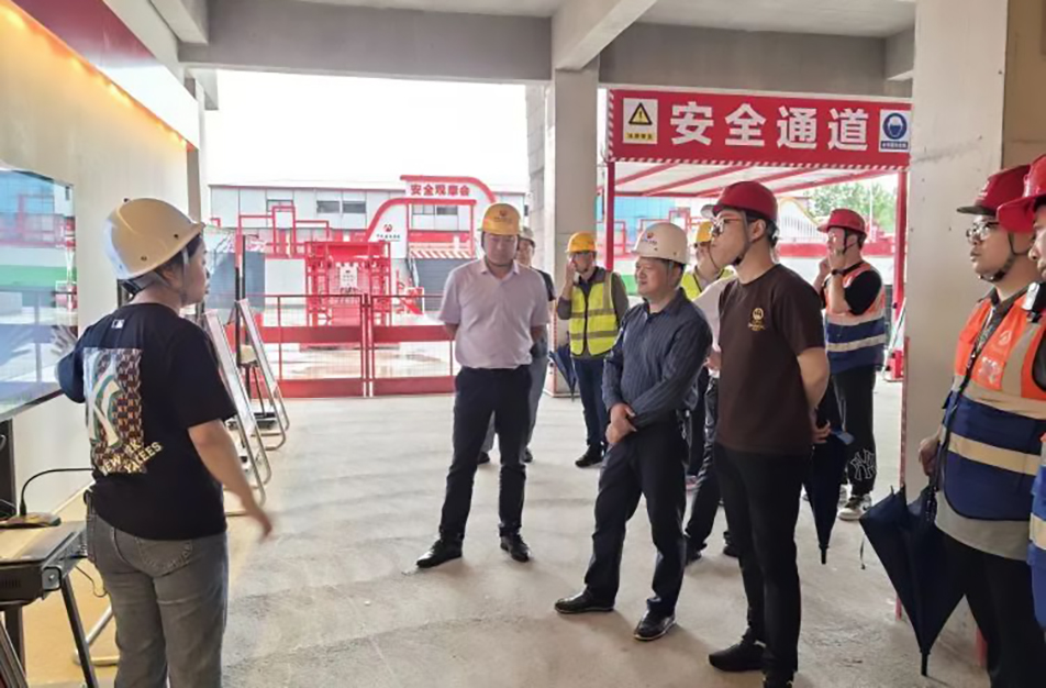南昌市住建局曾偉到聯(lián)發(fā)九龍和悅、新建區(qū)人民醫(yī)院二部項(xiàng)目調(diào)研